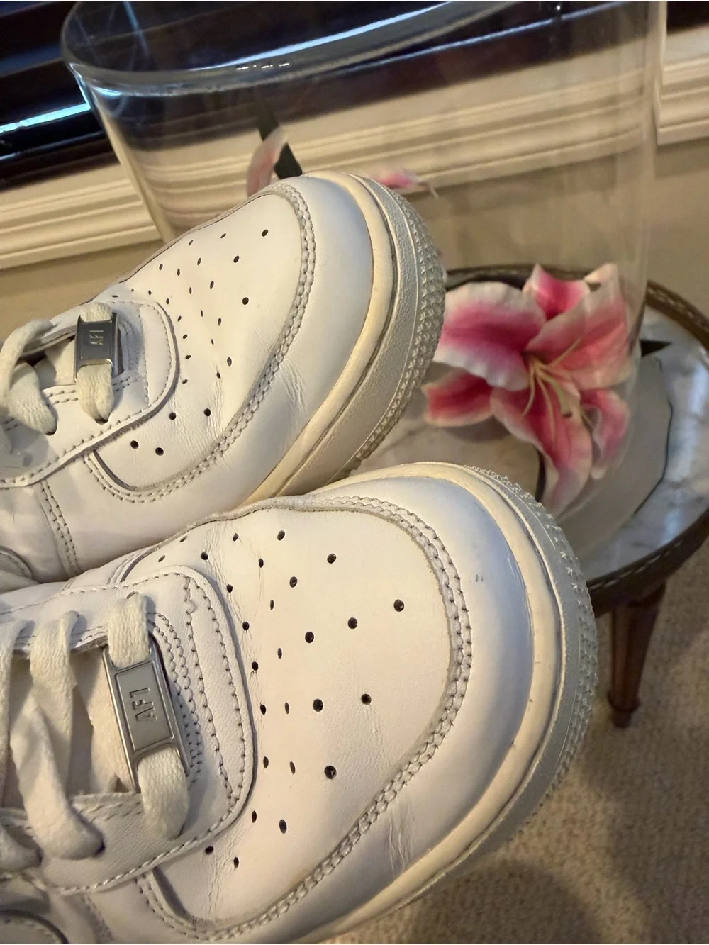 Nike Air Force 1 ‘07 Women’s Size 7.5 Triple White Leather Sneakers DD8959-100